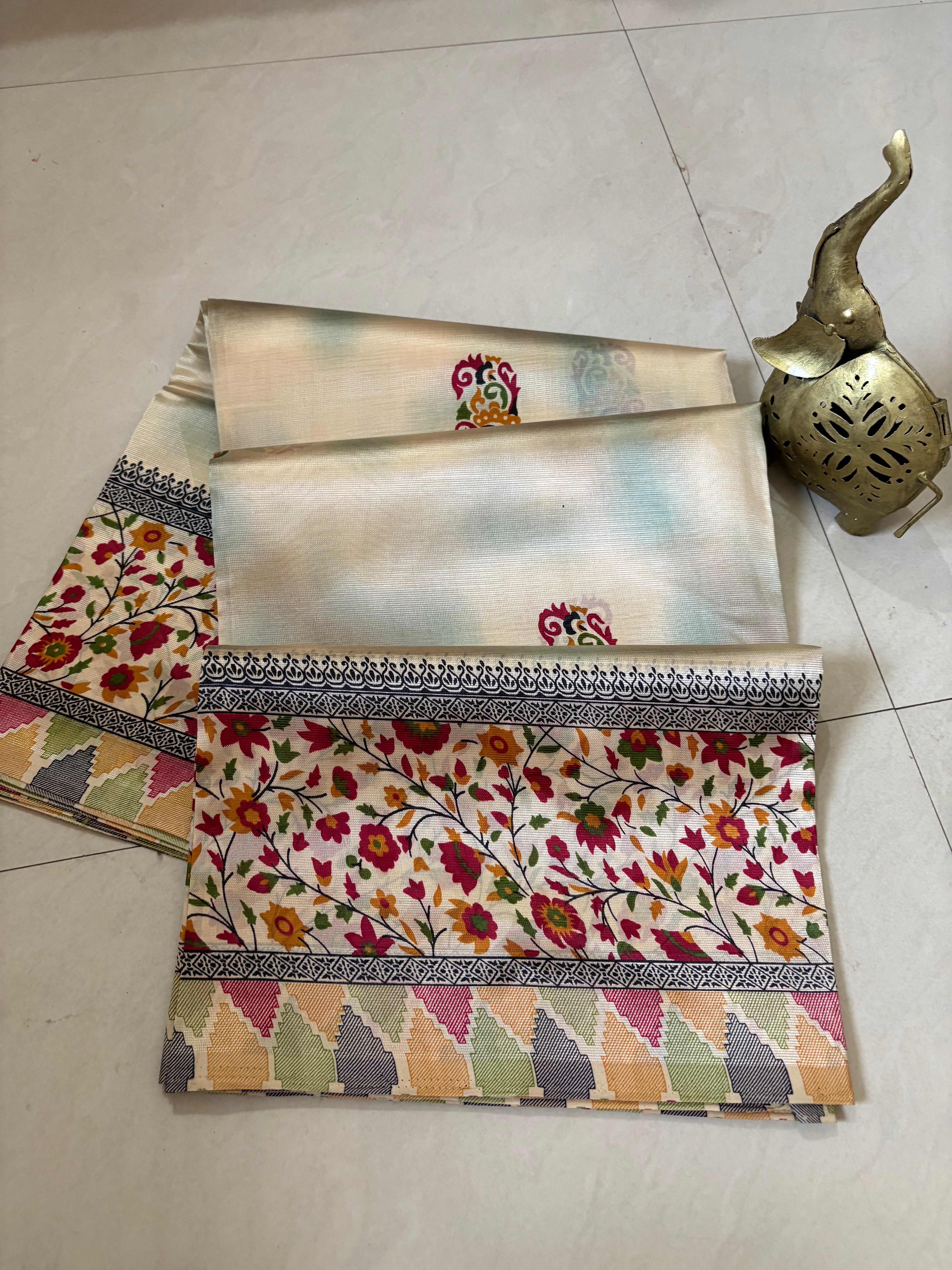 Cream Multicolor Printed Saree