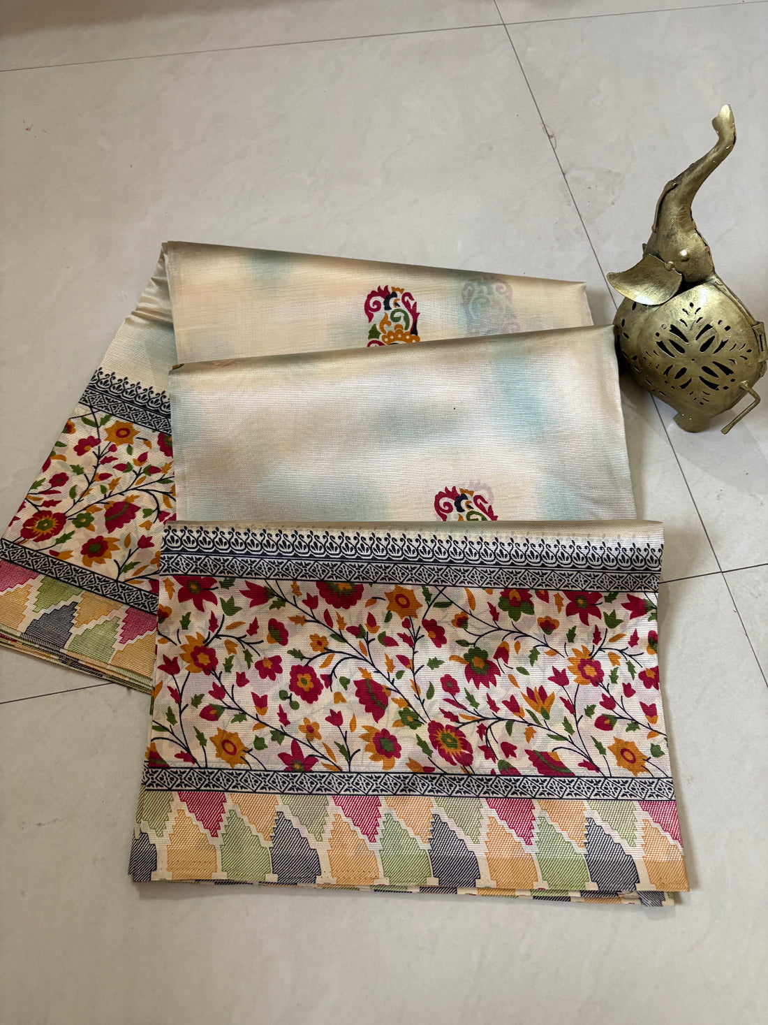 Cream Multicolor Printed Saree