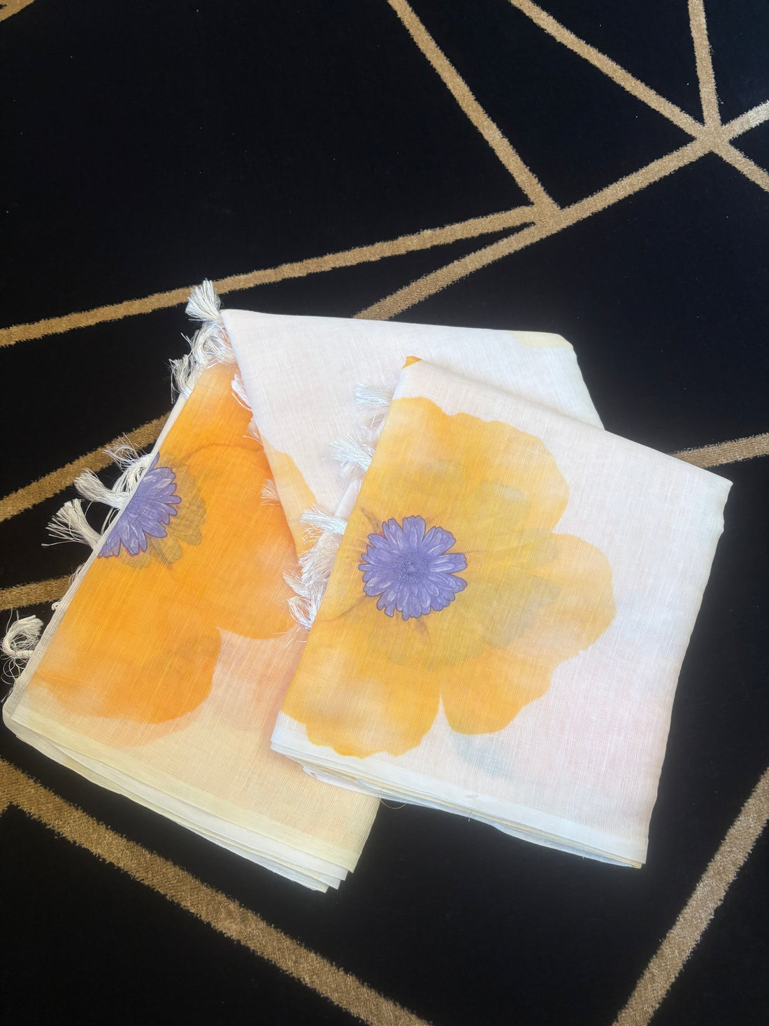 Cream big flowers Printed Saree