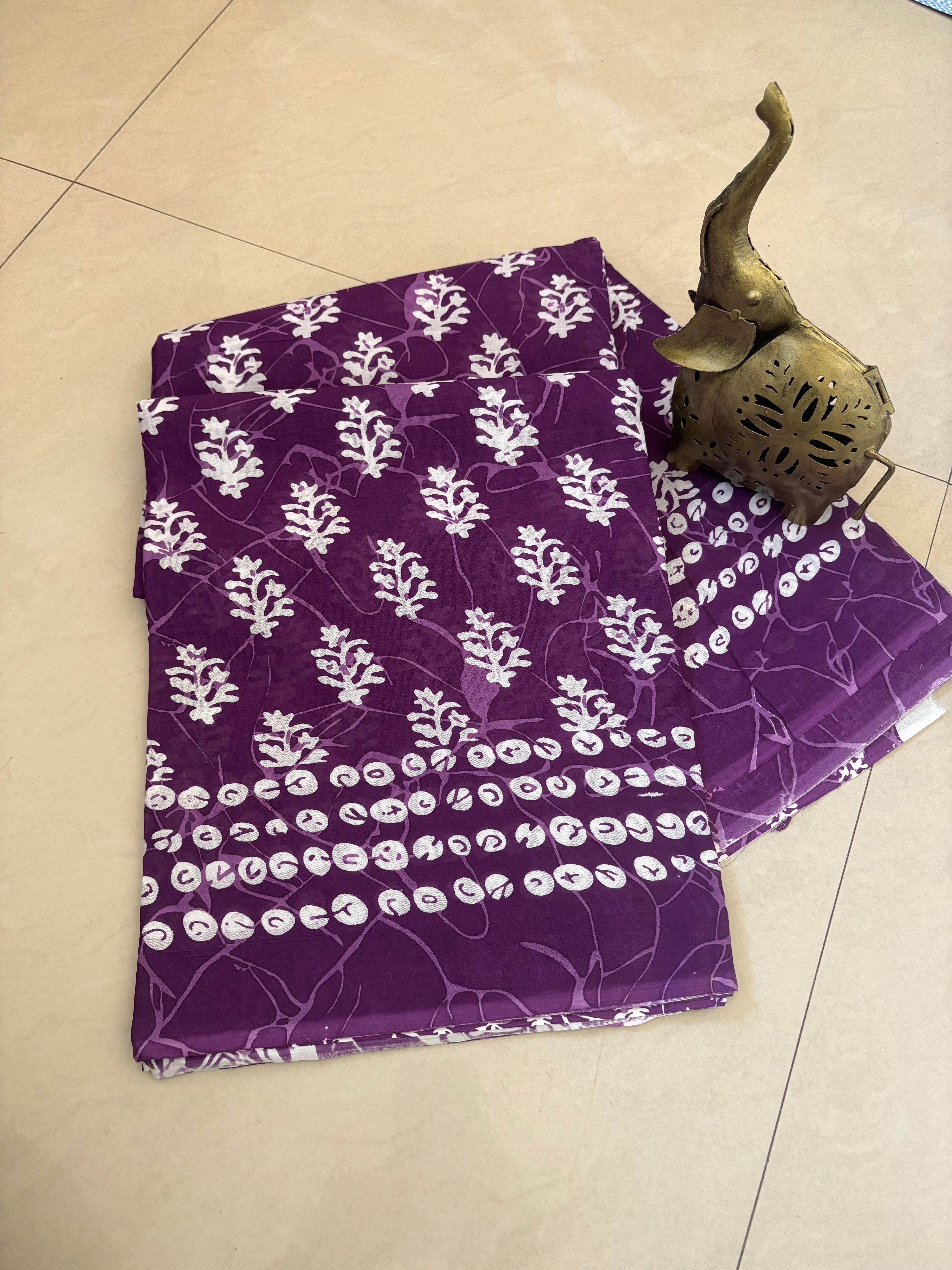Purple White Leaf Printed Cotton Mulmul Saree