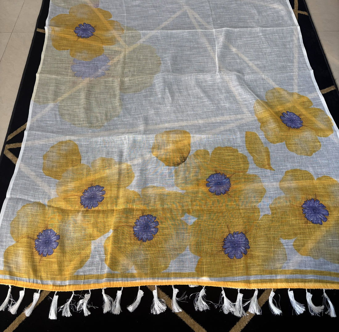 Cream big flowers Printed Saree