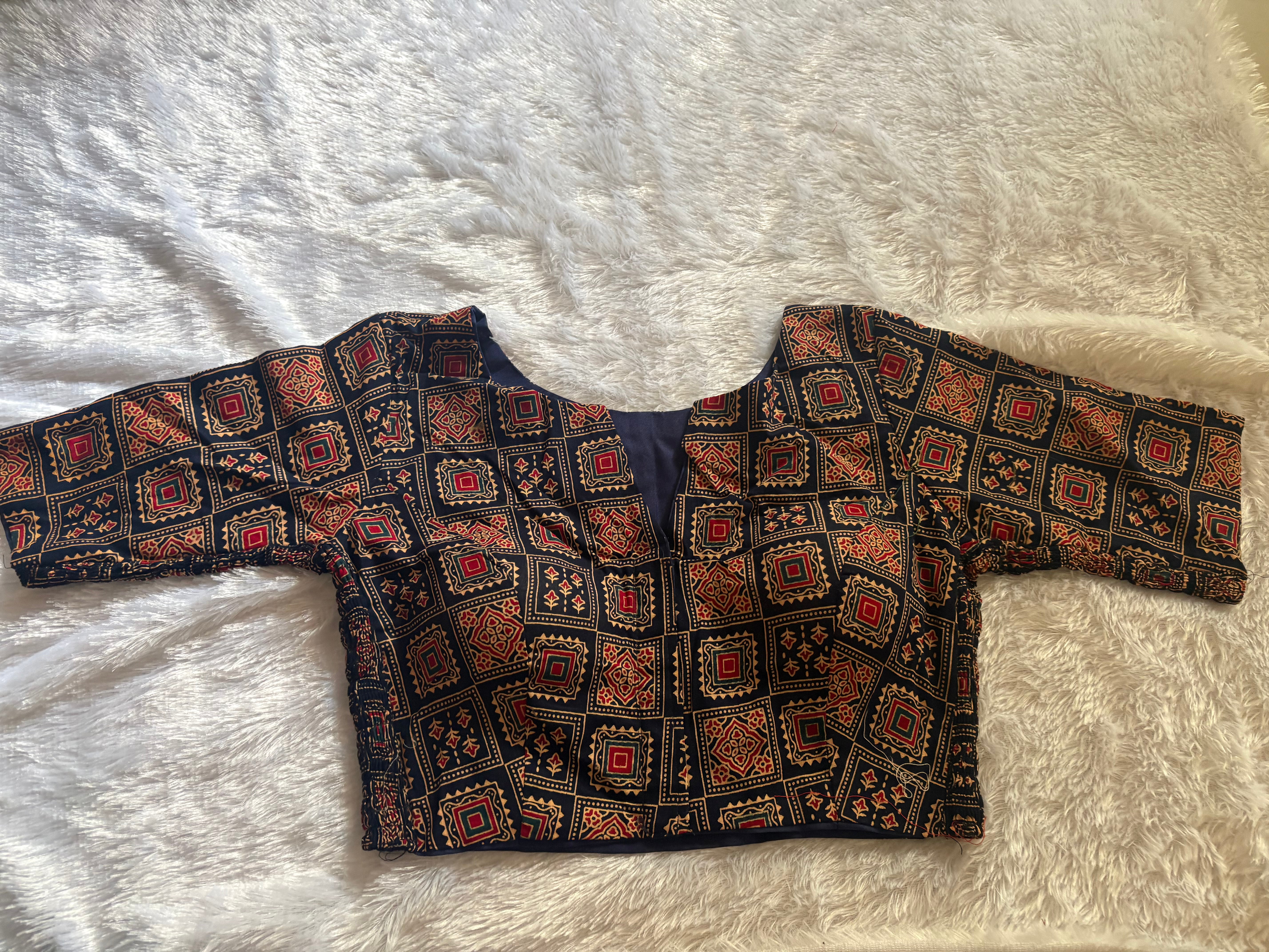 Cotton Side Strechable Blouse (Black)